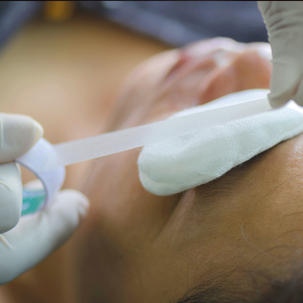 eye emergency treated at CustomEyes - Lenexa